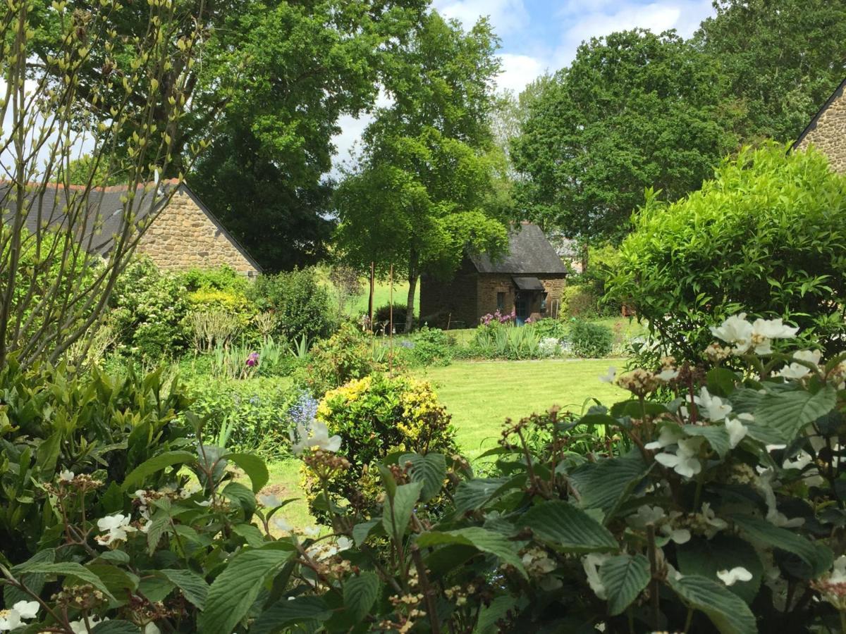 Au Pont Ricoul Bed and Breakfast Saint-Pierre-de-Plesguen Buitenkant foto