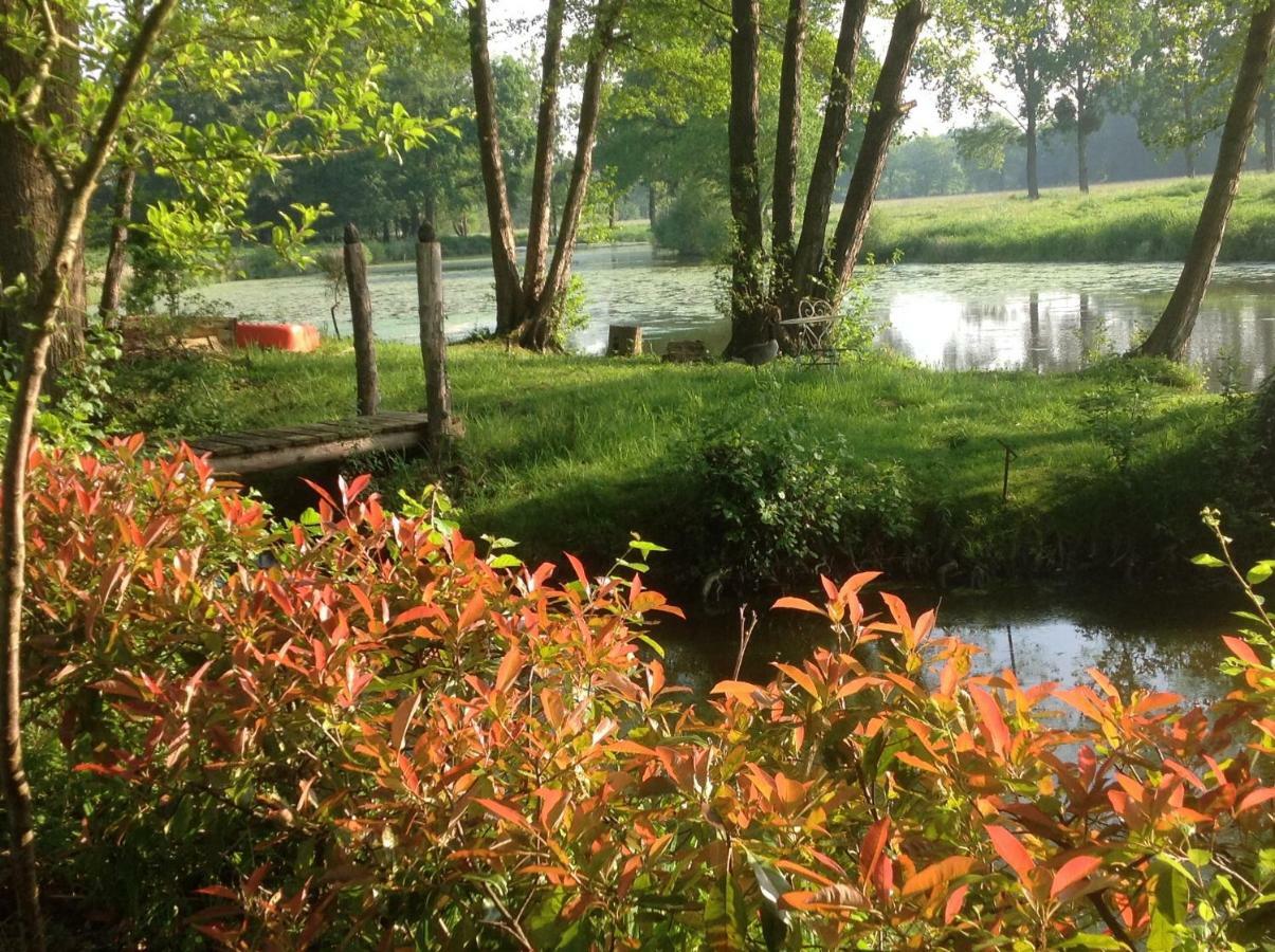 Au Pont Ricoul Bed and Breakfast Saint-Pierre-de-Plesguen Buitenkant foto